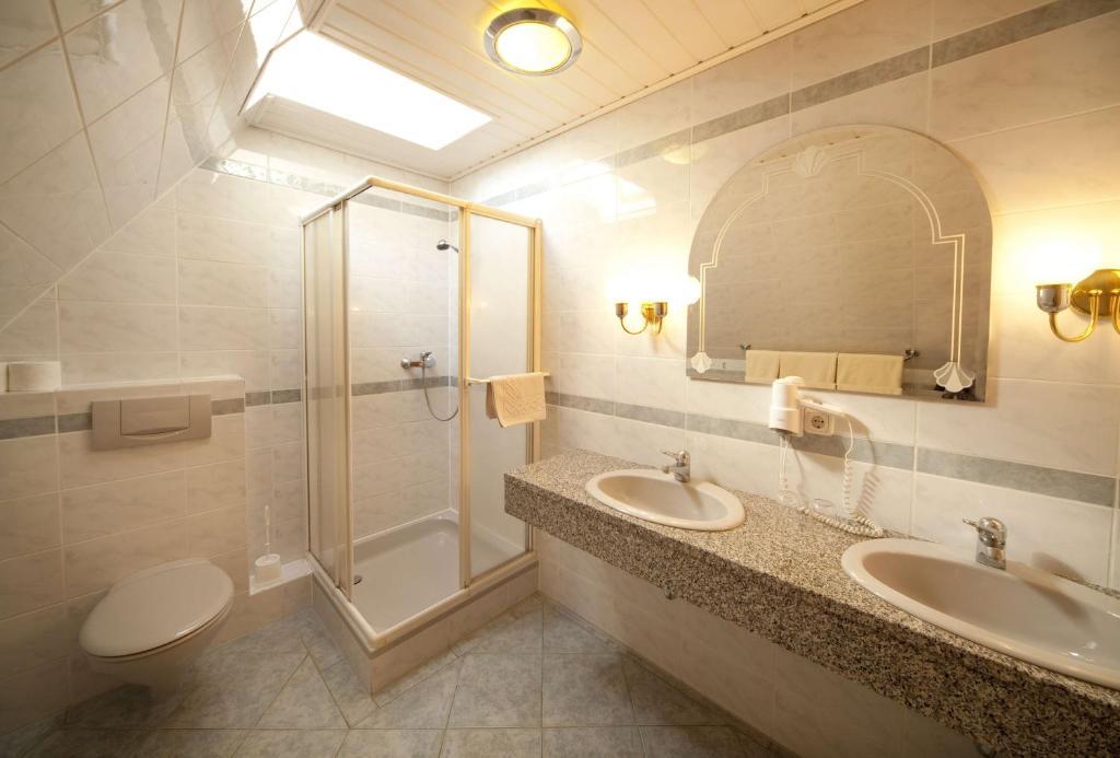 Linden  Landgasthof - Hotel Zum Stern מראה חיצוני תמונה